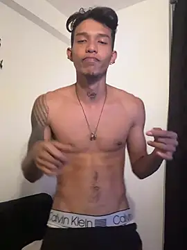 Snapshot of TommyGun_22 chatting on March 2025 03:35:01 AM TommyGun 22 online show from March 2025 03:35:01 AM