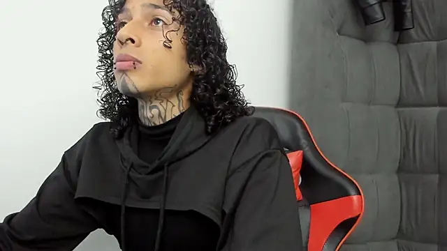 Snapshot of TommyGun_22 chatting on February 2026 12:48:01 AM TommyGun 22 online show from February 2026 12:48:01 AM