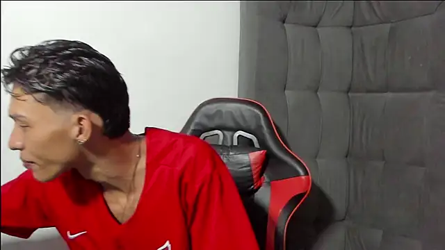 Snapshot of TommyGun_22 chatting on February 2026 12:33:02 AM TommyGun 22 online show from February 2026 12:33:02 AM