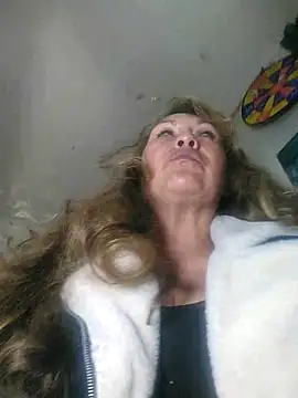 Snapshot of Kazsandraa chatting on February 2026 04:05:02 AM Kazsandraa online show from February 2026 04:05:02 AM