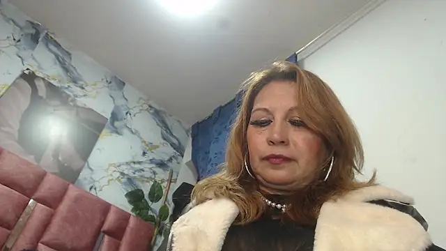 Snapshot of Kazsandraa chatting on April 2026 04:46:02 AM Kazsandraa online show from April 2026 04:46:02 AM