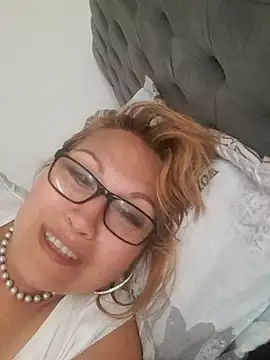 Snapshot of Kazsandraa chatting on May 2026 06:26:01 PM Kazsandraa online show from May 2026 06:26:01 PM