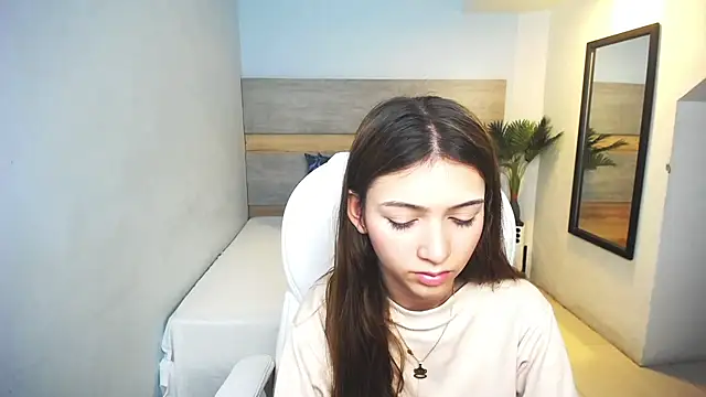 liseth fox online show from December 2024 06:53:02 PM