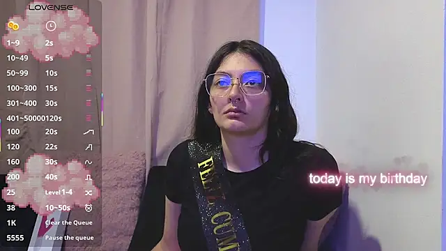 lessliee22  online show from May 2026 06:53:01 AM