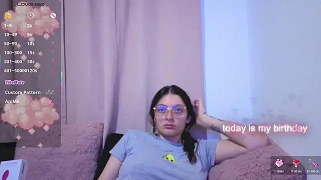 lessliee22  online show from May 2026 07:37:02 AM