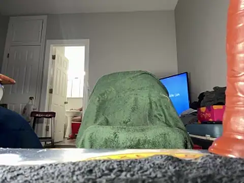 ChiRaqb8 online show from February 2026 02:00:01 AM