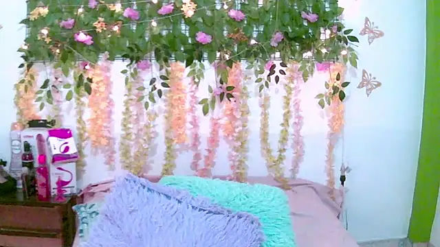 Crysrus online show from March 2026 07:25:01 PM