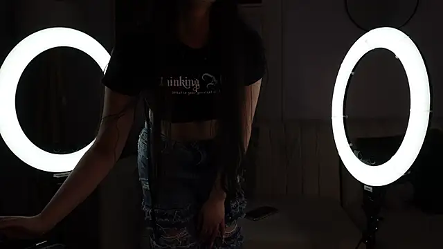 lara madisson online show from November 2025 04:55:01 AM