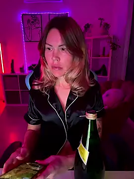 Snapshot of Lara_Bergmann chatting on January 2026 05:29:02 PM Lara Bergmann online show from January 2026 05:29:02 PM