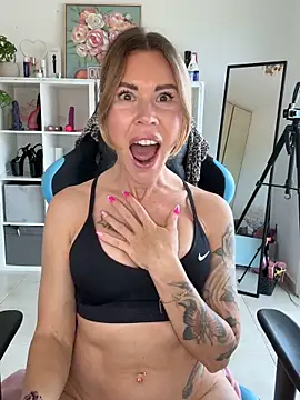 Snapshot of Lara_Bergmann chatting on March 2026 10:20:01 AM Lara Bergmann online show from March 2026 10:20:01 AM