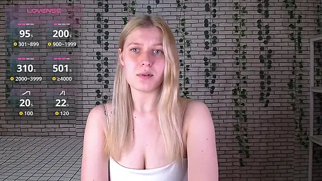 Snapshot of EmiliaDuchess chatting on September 2025 10:31:02 AM EmiliaDuchess online show from September 2025 10:31:02 AM