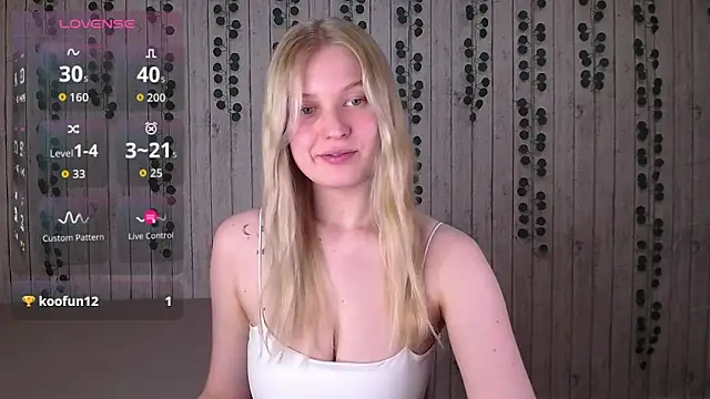 EmiliaDuchess online show from December 2025 02:57:02 PM