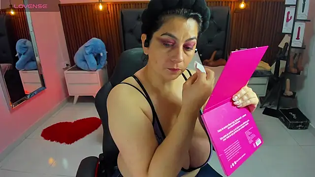 MEYLAGIA online show from May 2026 04:06:02 AM