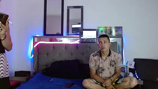 parejacaliente20154 online show from February 2025 01:33:02 PM