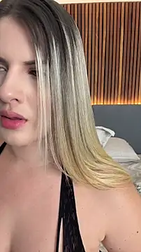 EmiilyAdams  online show from June 2026 09:10:01 PM