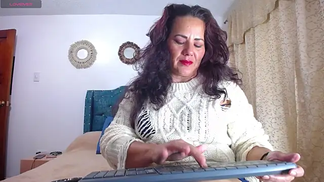 sofiamature01 online show from July 2026 09:38:01 PM