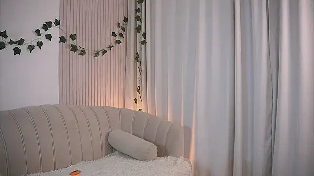 Snapshot of CindyGarrison chatting on March 2025 03:59:02 AM CindyGarrison online show from March 2025 03:59:02 AM