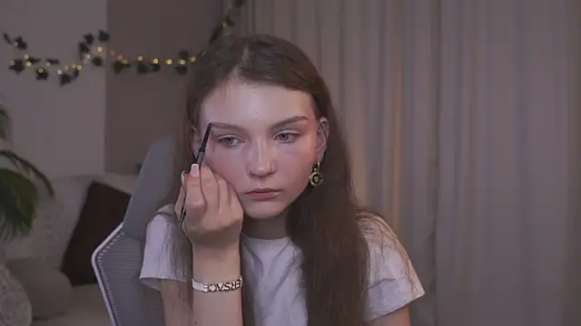 Snapshot of CindyGarrison chatting on September 2025 01:18:01 AM CindyGarrison online show from September 2025 01:18:01 AM