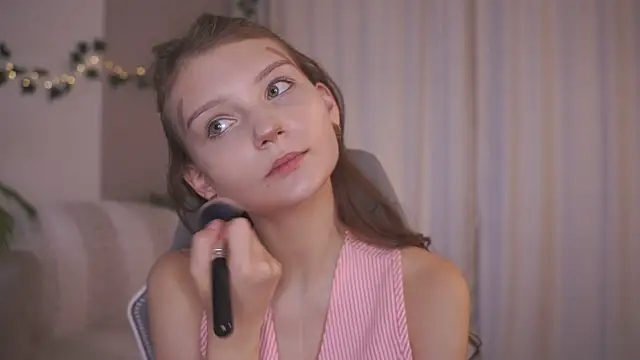 Snapshot of CindyGarrison chatting on September 2025 12:49:01 AM CindyGarrison online show from September 2025 12:49:01 AM