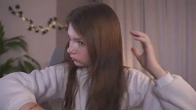 Snapshot of CindyGarrison chatting on October 2025 01:50:02 AM CindyGarrison online show from October 2025 01:50:02 AM