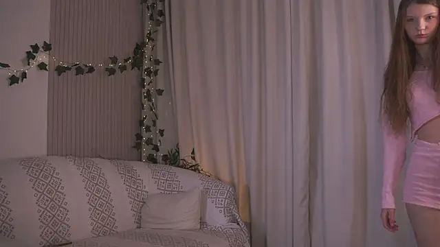 Snapshot of CindyGarrison chatting on October 2025 01:11:01 AM CindyGarrison online show from October 2025 01:11:01 AM