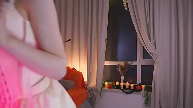 Snapshot of CindyGarrison chatting on October 2025 01:39:01 AM CindyGarrison online show from October 2025 01:39:01 AM