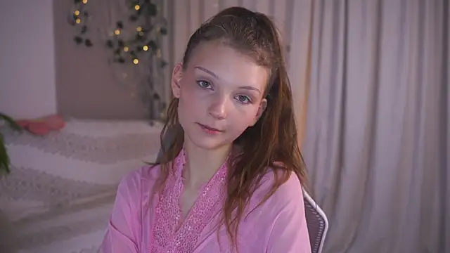 Snapshot of CindyGarrison chatting on November 2025 10:32:02 PM CindyGarrison online show from November 2025 10:32:02 PM