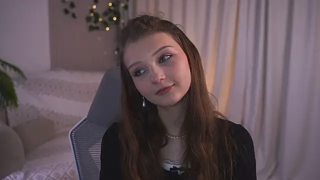 Snapshot of CindyGarrison chatting on November 2025 09:59:01 PM CindyGarrison online show from November 2025 09:59:01 PM