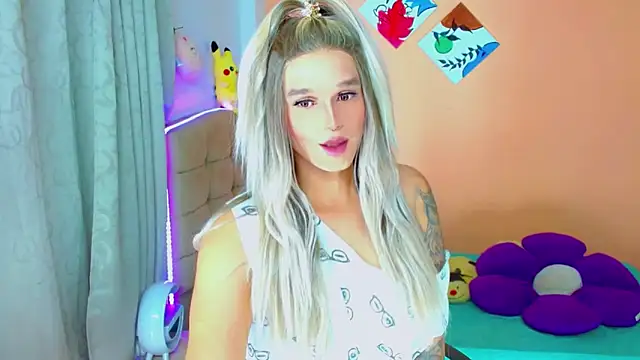 Snapshot of TaylorMon chatting on September 2025 08:30:01 PM TaylorMon online show from September 2025 08:30:01 PM