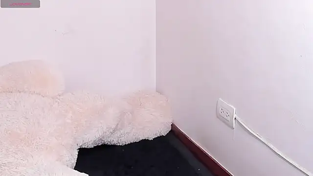 Snapshot of rousesuly chatting on January 2025 02:03:01 AM rousesuly online show from January 2025 02:03:01 AM