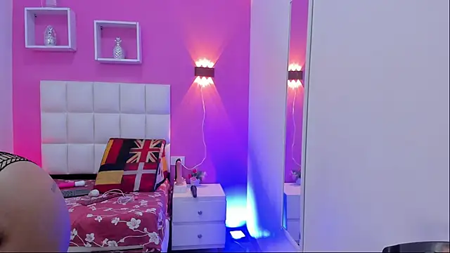 Alanna hot3 online show from November 2025 12:07:01 PM