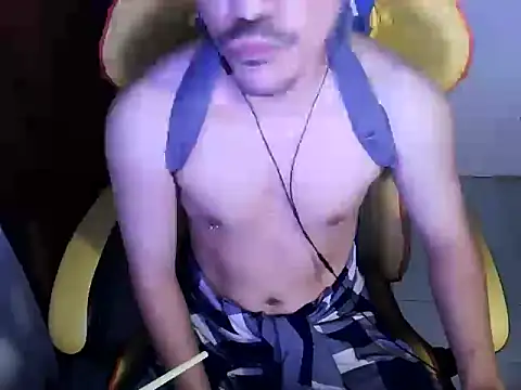 cloudyth1994 online show from February 2025 08:30:02 PM