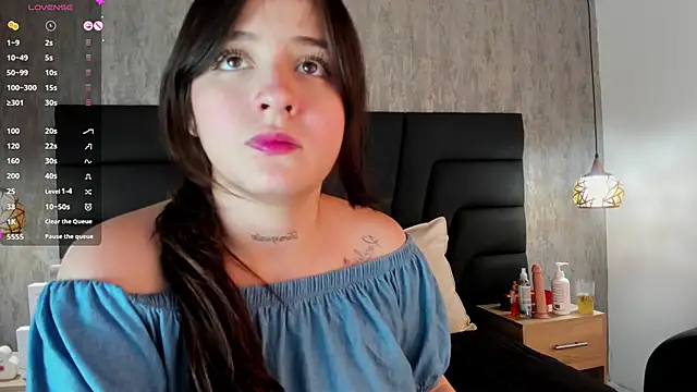 Sabrina Lennox online show from February 2025 10:43:01 PM