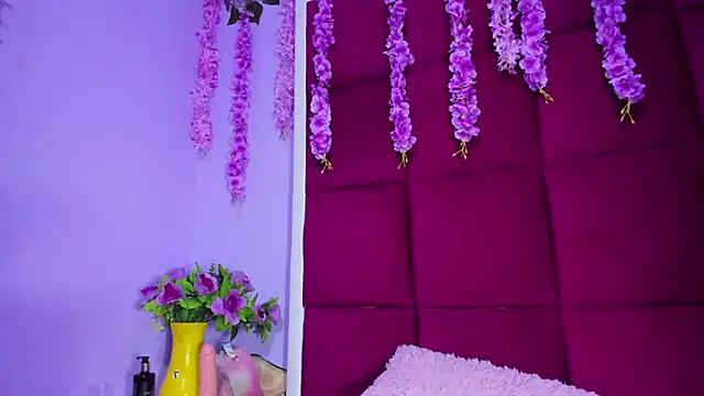 Sasha Petitte online show from March 2025 05:43:02 AM