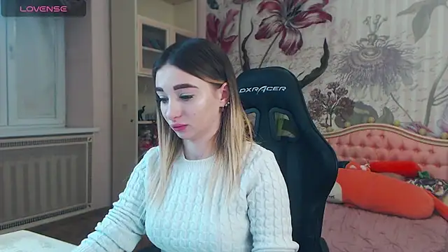 Snapshot of Viky_Love_ chatting on December 2024 06:11:02 AM Viky Love online show from December 2024 06:11:02 AM