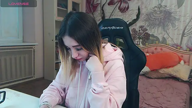 Snapshot of Viky_Love_ chatting on December 2024 06:31:02 AM Viky Love online show from December 2024 06:31:02 AM