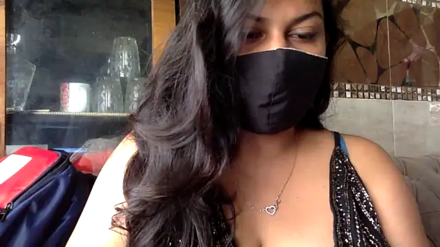 HaaniKaur online show from May 2026 07:58:02 AM