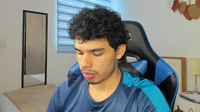 Snapshot of mateoleonee chatting on February 2025 03:56:01 PM mateoleonee online show from February 2025 03:56:01 PM