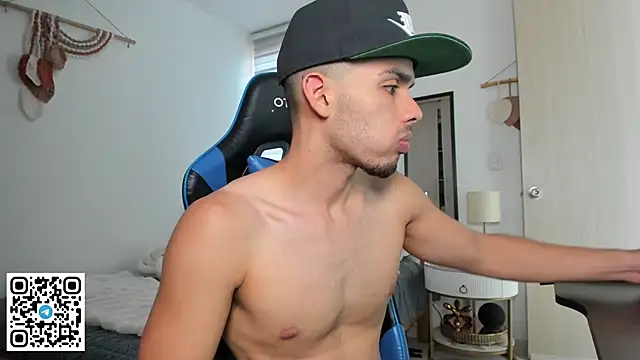 Snapshot of mateoleonee chatting on January 2026 06:54:01 PM mateoleonee online show from January 2026 06:54:01 PM