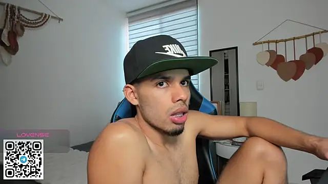 Snapshot of mateoleonee chatting on January 2026 05:49:02 PM mateoleonee online show from January 2026 05:49:02 PM