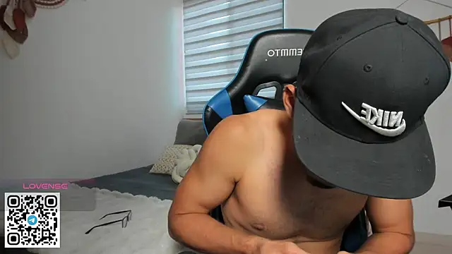 Snapshot of mateoleonee chatting on January 2026 05:38:01 PM mateoleonee online show from January 2026 05:38:01 PM