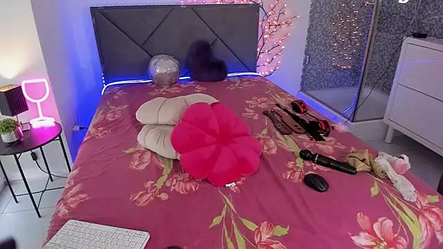 CassieEvans online show from September 2025 05:18:02 AM