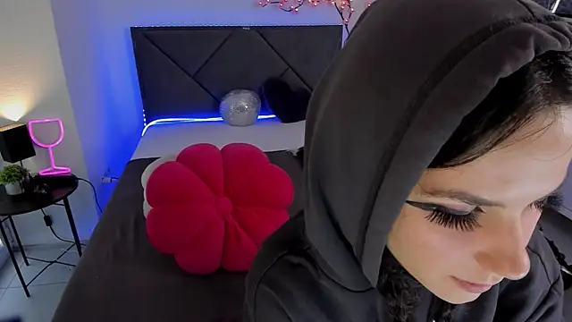 CassieEvans online show from October 2025 05:32:02 AM