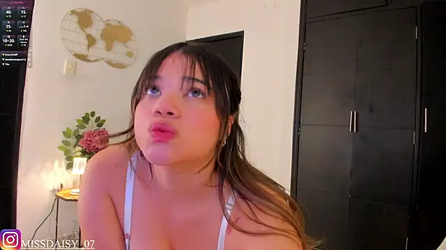 Snapshot of Daisy_Brown01 chatting on March 2025 03:48:01 AM Daisy Brown01 online show from March 2025 03:48:01 AM