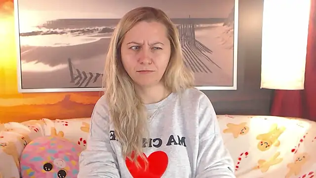 Snapshot of BigBoobsARRI chatting on December 2024 07:54:01 AM BigBoobsARRI online show from December 2024 07:54:01 AM