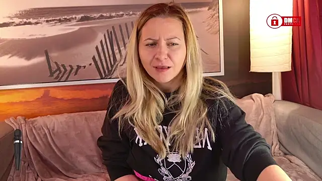 Snapshot of BigBoobsARRI chatting on March 2025 02:07:02 AM BigBoobsARRI online show from March 2025 02:07:02 AM