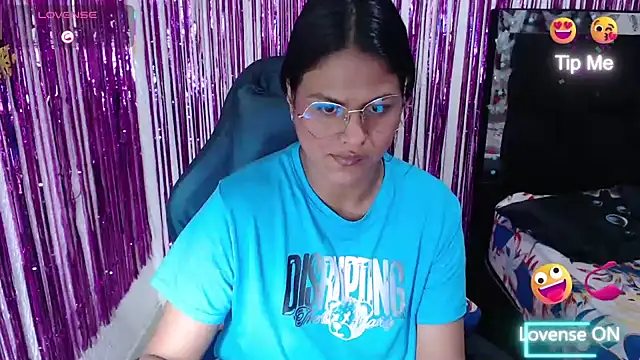 SweetAlmaa online show from February 2026 12:26:01 PM