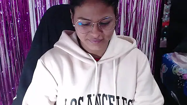 SweetAlmaa online show from April 2026 09:48:02 AM