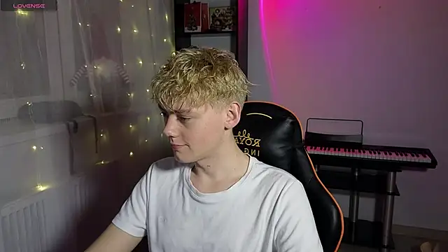 Snapshot of Keytaro chatting on March 2025 08:14:02 PM Keytaro online show from March 2025 08:14:02 PM