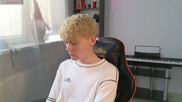 Snapshot of Keytaro chatting on March 2025 02:23:01 PM Keytaro online show from March 2025 02:23:01 PM